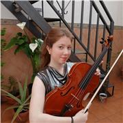 Doy clases según el nivel de cada alumno y daría clases a niños pequeños que inician en la música